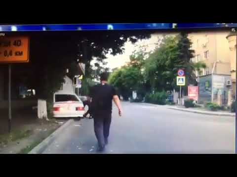 В Минеральных Водах автомобиль врезался в дерево погибла пассажирка