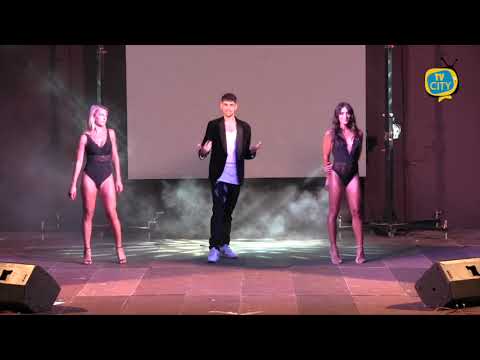 L'illusionista Jey Lillo incanta Villa Macrina - INTEGRALE