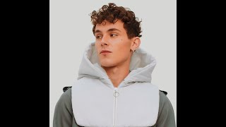 Lets Be Naughty (And Save Santa the Trip) (Arón Piper Video)