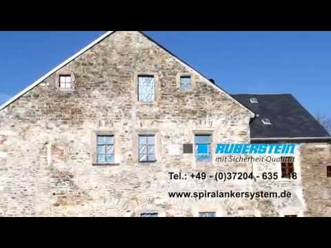 Risse im Natursteinmauerwerk reparieren durch kreuzweise Vernadelung