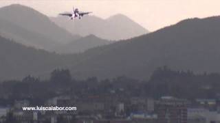 preview picture of video 'Imposible aterrizar. Aeropuerto de Loiu. LEBB. Crosswind landings.-'