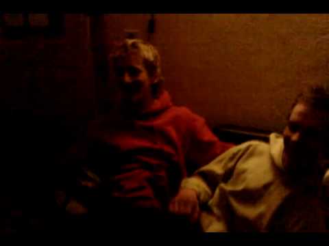 Marvin bricht Henrik die Nase