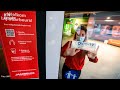 In de Utrechtse Jaarbeurs kunnen nu 2800 prikken per dag worden gezet  [RTV Utrecht]