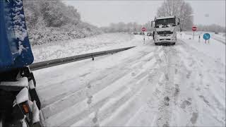 Lkw " Nichts geht mehr , alles steht , für Stunden , Ziel noch erreicht . "  4