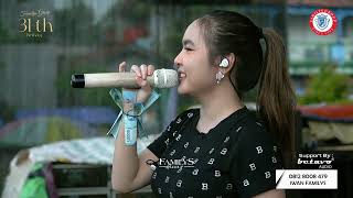 Download lagu Selly Fristy - Bantal Guling Bisa Bicara | FamilysGroup LiveCover Lap Bola Cicadas Gunung Putri mp3