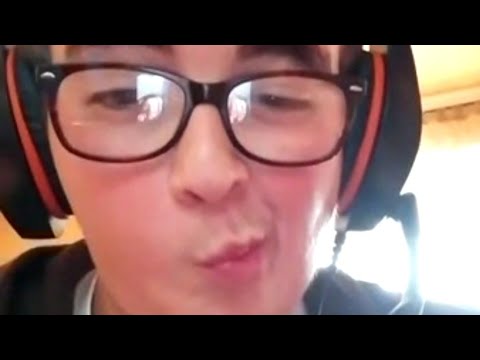 Questo ragazzo tortura  gli animali