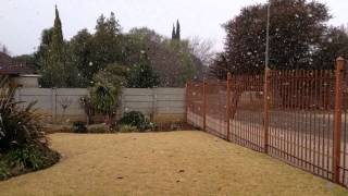 preview picture of video 'Snowing in Bloemfontein'
