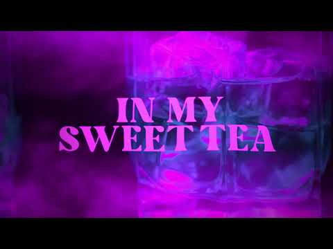 Reyna Roberts- Raised Right Lyric Video