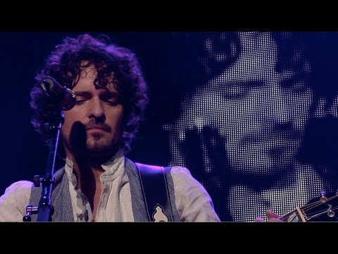 Tommy Torres - Sigo Aquí (En Vivo)