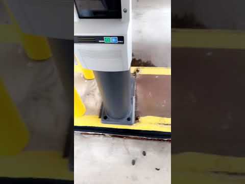 Me pulling cash out from the bank teller #Methods #Cc #Dumps #Legit Vendz