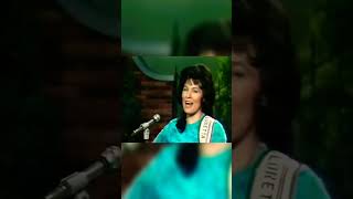 Loretta Lynn – You Ain&#39;t Woman Enough (To Take My Man)