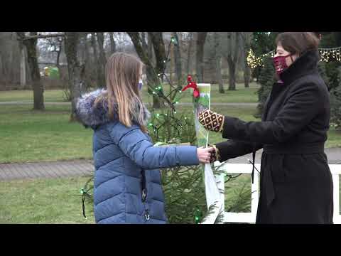 Skrundas kalendāru rotā skolēnu zīmējumi