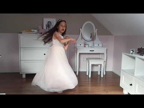 JULIA PAZDUR - Ulubiona sukienka