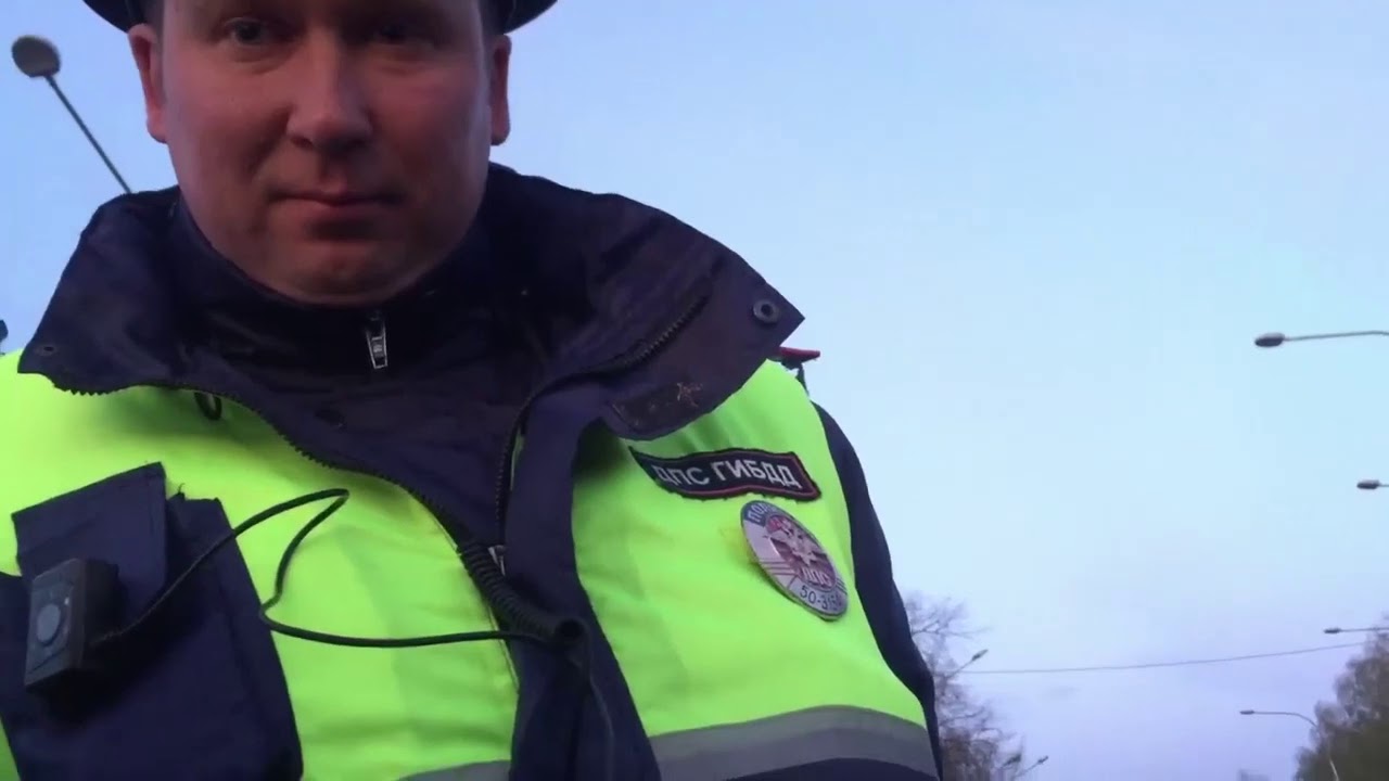 Такого поворота событий сотрудник ДПС точно не ожидал