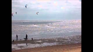 preview picture of video 'Kite Boarding, Felixstowe Ferry.'