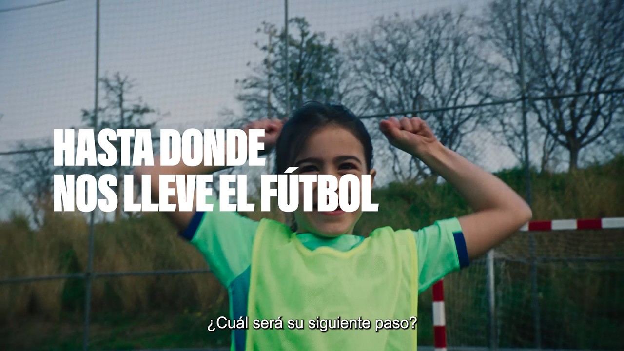 V&iacute;deo en el que aficionados al f&uacute;tbol celebran cada partido de su equipo en distintos ambientes