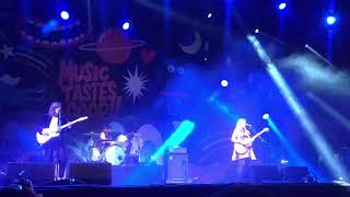 SLEATER-KINNEY - &quot;One More Hour&quot; 10/1/17