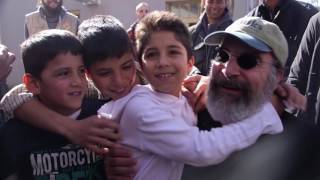 Mandy Patinkin Bears Witness To The Refugee Crisis In Europe