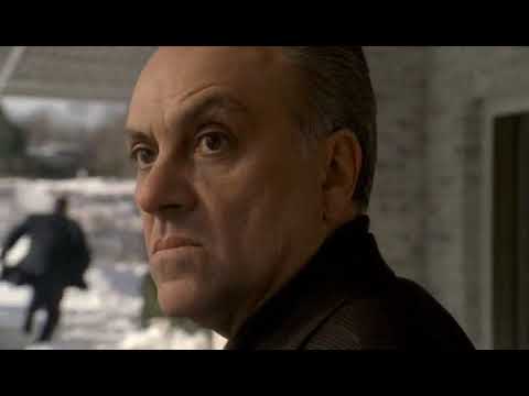 Sopranos S05E13 The FBI Raids John Sack's Home. Tony Escapes