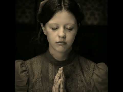 Chelsea Wolfe - Oui Oui Marie （Ｓｌｏｗｅｄ）