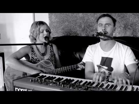 Love me like you do - Ellie Goulding ( Kylie Jane & Matt Mclaren acoustic cover )