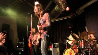 Tyler Bryant &amp; The Shakedown Cold Heart