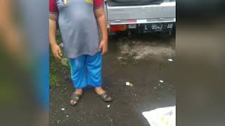 preview picture of video 'Orang Terkuat Di Desa Ploso, Angkat Junjung Beras 55kg Sampek Seyek'