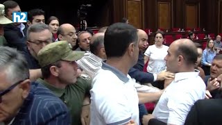 ՔՊ-ական ոհմակի հարձակումը ընդդիմադիրների վրա. ԱԺ-ի տուրուդմփոցի կադրերը։ Լրաբեր - 8.07.2025