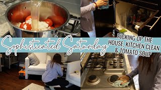 DECEMBER BUSY MOM GET IT ALL DONE // Tomato Soup Recipe + So Many Things To Do!