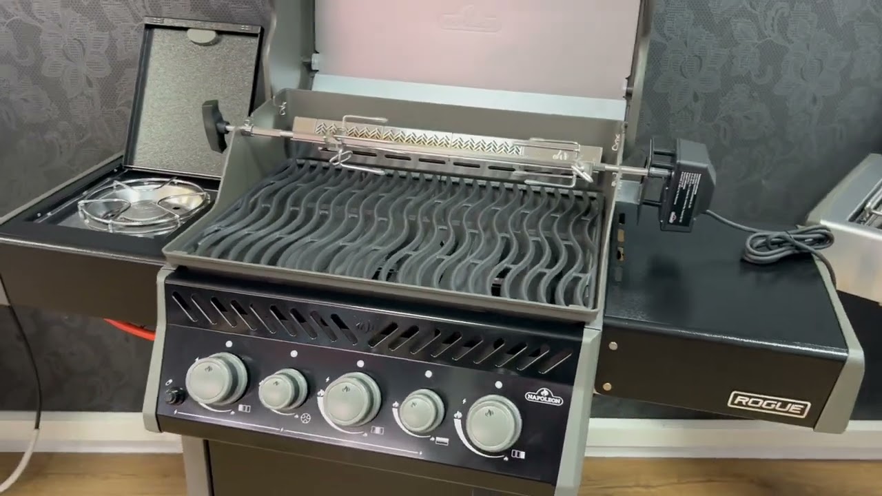גריל גז נפוליאון רוג Rogue RSB425 Napoleon