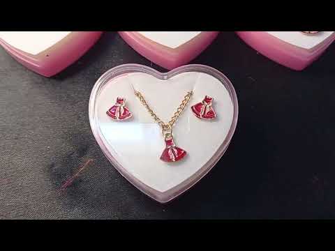 KIT COLAR E BRINCO INFANTIL VESTIDINHO