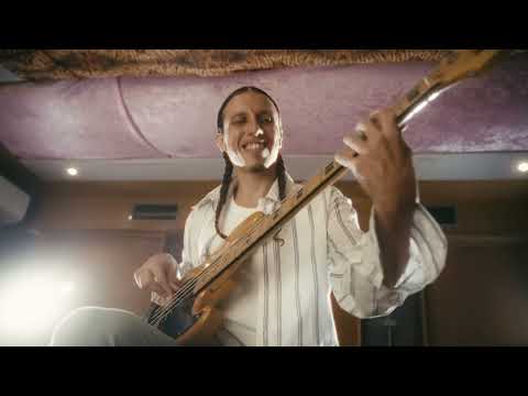 Ginton & Valentino Rose - Awilo (Official Visualizer)