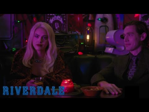 Riverdale - 6x10 - Toni y Tabitha idean un plan para atraer clientes