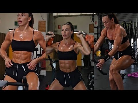 Laura Roberts 🔥|| The Muscle Mommy 🥰 || Strength With Muscle 👌 #viral #popular #trending #fitness 