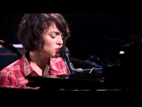 Norah Jones -  Back To Manhattan -  Live at LePoissonRouge NYC 2009