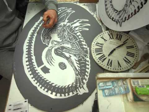 Film prezentujący proces produkcji tablic emaliowanych Sunem