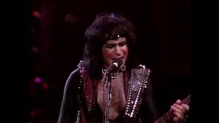 Kiss - Fits Like A Glove - Live In Detroit, USA - 1984