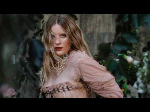 Pre - raphaelite - Paris Paloma