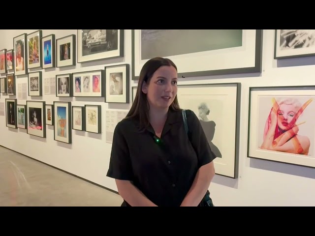Vídeo relacionado con KUSTOM ART Póster decorativo de pared serie actrices Hollywood Marilyn Monroe con periódico impresión artística sobre papel de patinata 40 x 30 cm sin marco