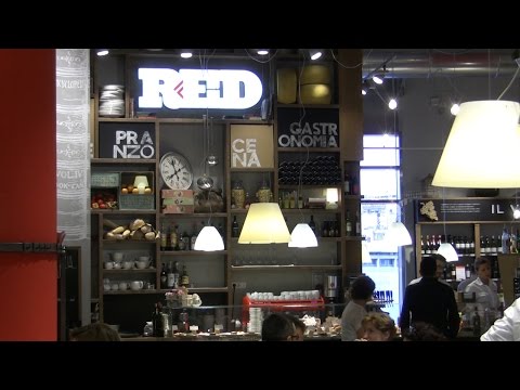 La Feltrinelli Tinto de Milão