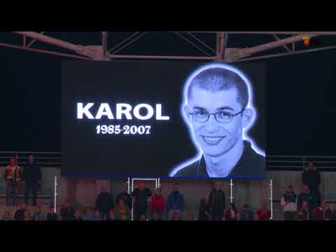 "Mimo że patrzysz na nas z oddali, pamięć sprawia, że jesteś tu z nami"