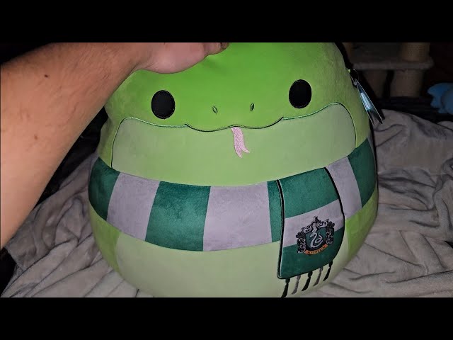 Vídeo relacionado con Squishmallows Peluche Original de Serpiente Slytherine de Harry Potter de 10 Pulgadas, Color Verde