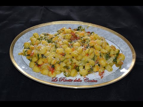 Piatti vegetariani. Gnocchi con la lattuga.  Ricetta facile