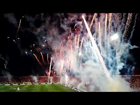 "Increíble recibimiento Union de Santa Fe vs Gimnasia de La Plata!" Barra: La Barra de la Bomba &bull; Club: Unión de Santa Fe