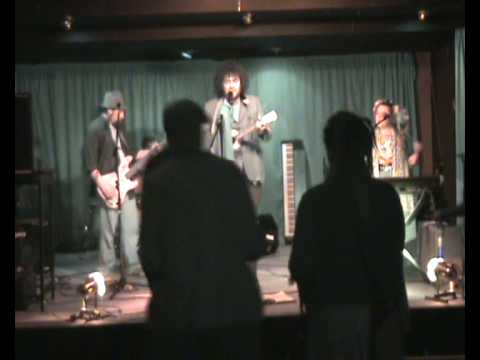 MARCUS TUWAIRUA & The Tomato Plants - BUMBLE BEE (Live @ Southland Muso's Club)