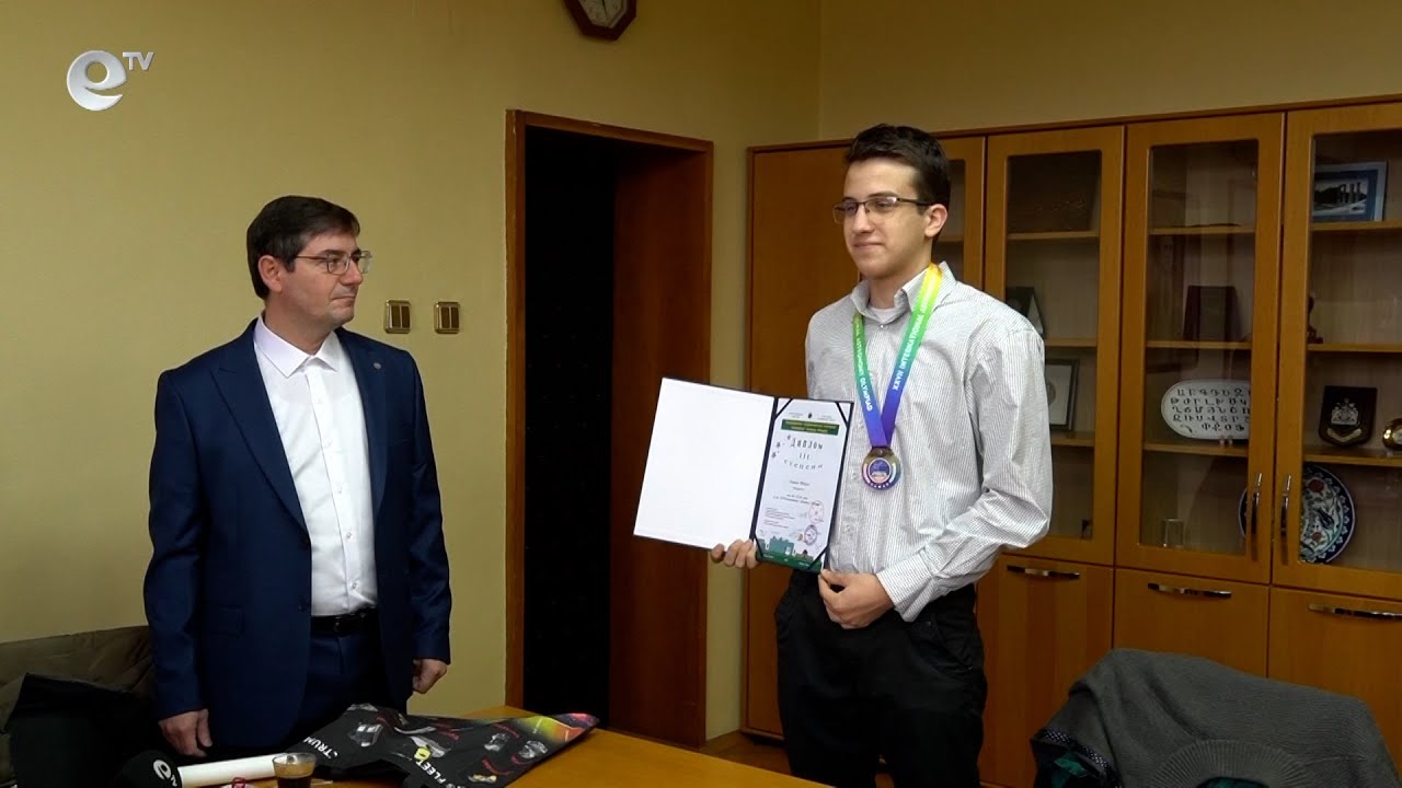 Атанас Митрев от Кърджали спечели бронзов медал на Международната астрономическа олимпиада в Китай
