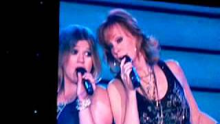 Reba McEntire singing Walk Away
