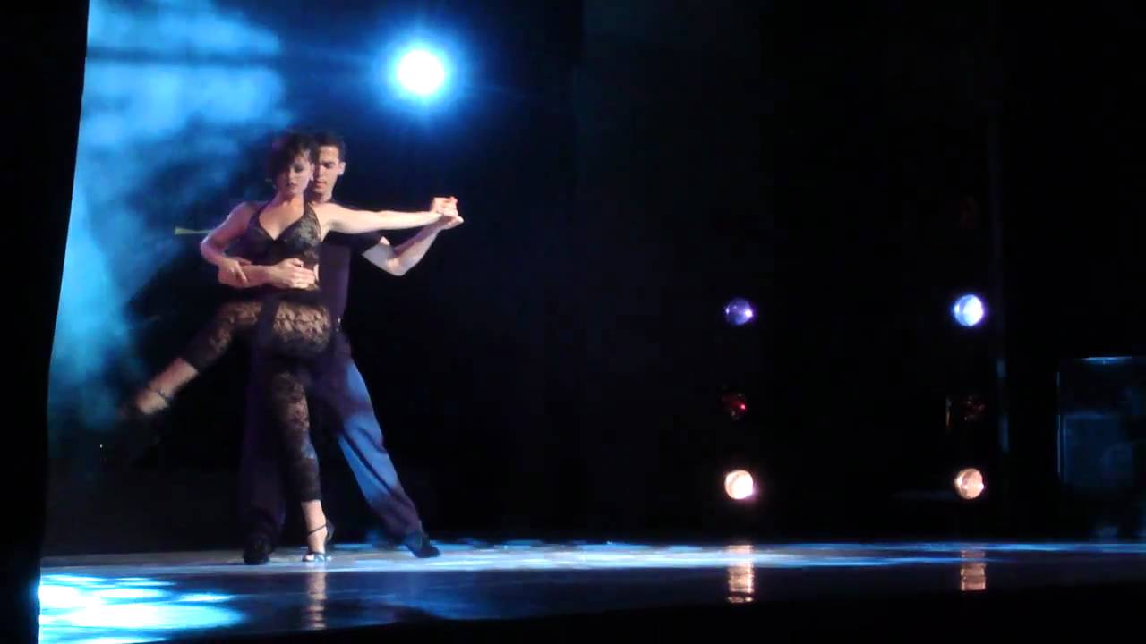 Mauro Caiazza y Guadalupe Ponzelli - "Infiltrados"