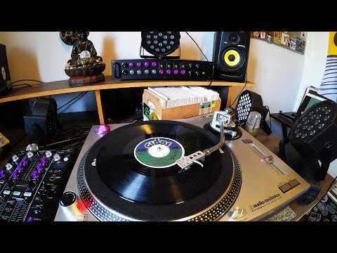 Dennis Brown & Dhaima - A True + Nu True (Legendado)