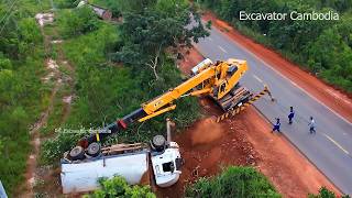 Download lagu Be careful ! dump truck overturned on the national road recovery by experts crane success . mp3